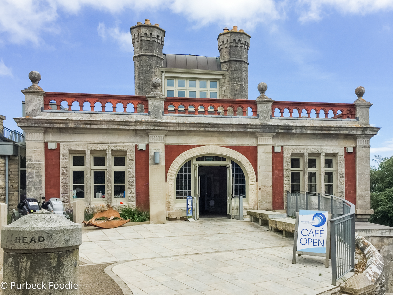 Review of Seventh Wave in Swanage